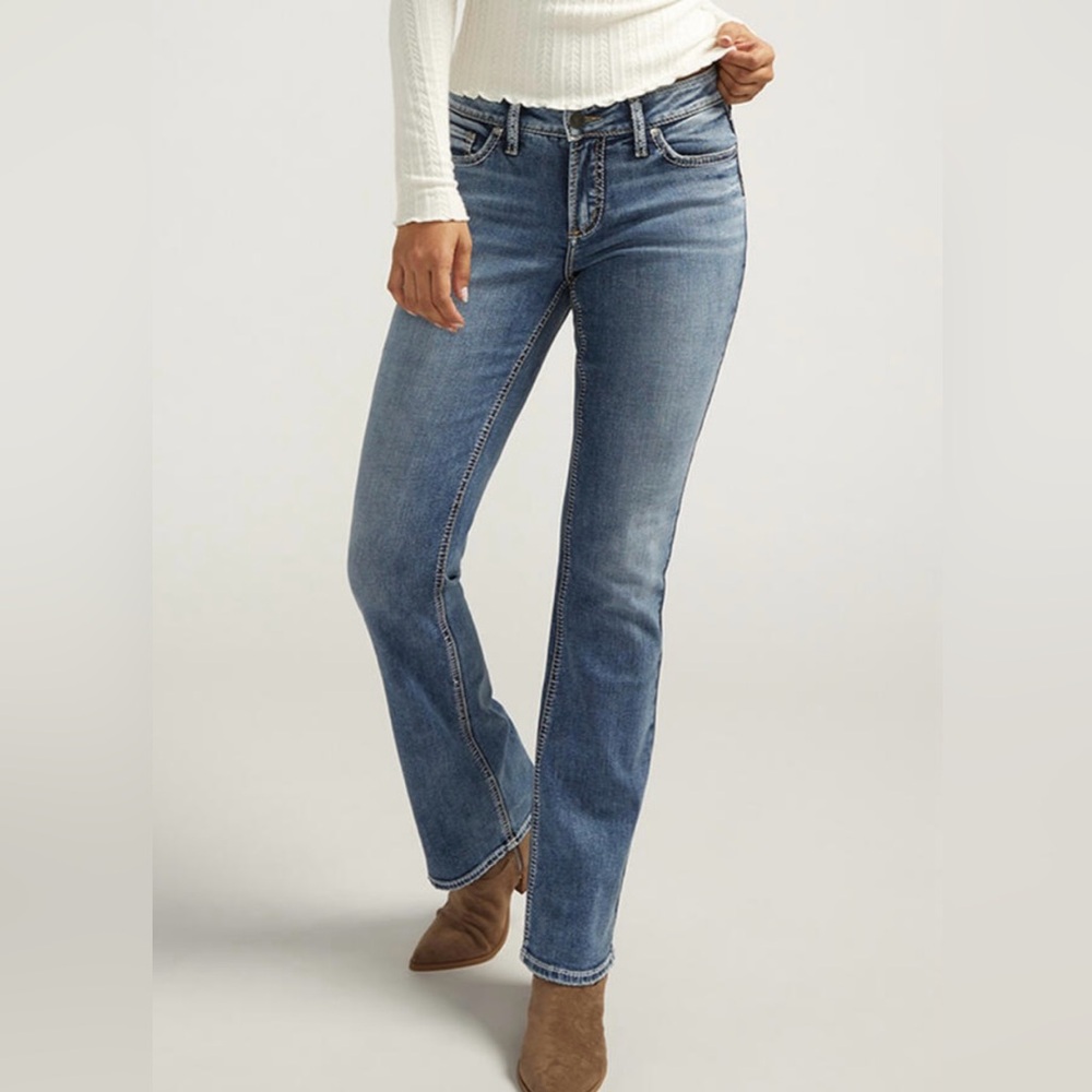 SILVER JEANS CO Elyse Slim Bootcut Jean Like New